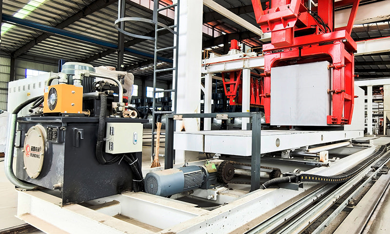 Stroj za kombiniranje ploča